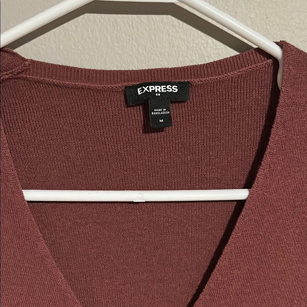 Express Red Ribbed V-Neck Top - Picture 2 of 3